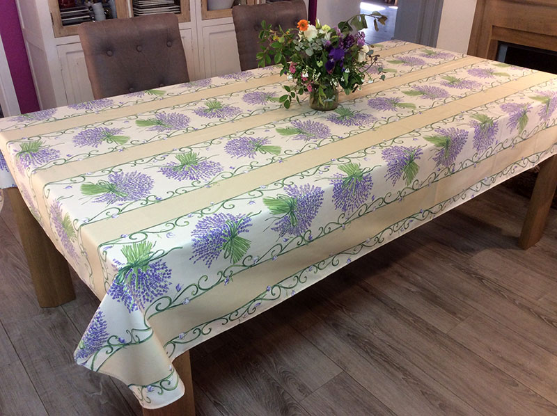 Nappe Ovale thème Provence pour table 220 cm X 150 cm (LT014)