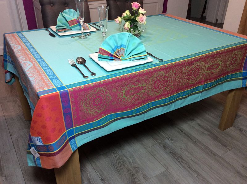 Nappe Vaucluse Turquoise Reversible Rectangulaire 100 Coton Jacquard Traite Teflon Deperlant Et Picaflor