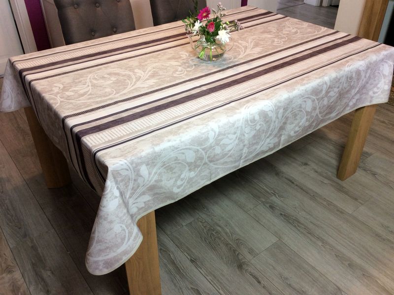 Nappe rectangulaire anti tâche – Taupe fleurie 