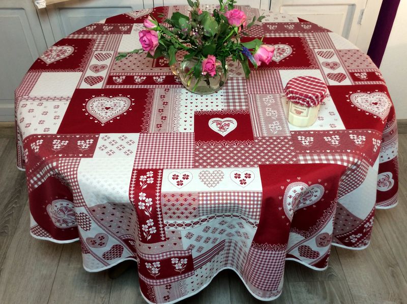 Nappe ronde en toile cirée campagne Chalets - Diam. 150 cm - Rouge