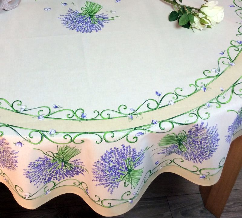 Nappe provençale Bouquets de lavande, fond écru, rect-ovale 160x250 cm,  100% coton ou 100% coton enduit