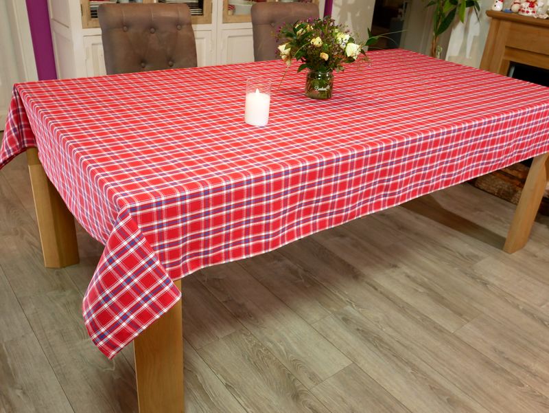 SERVIETTE DE TABLE EN KELSCH 