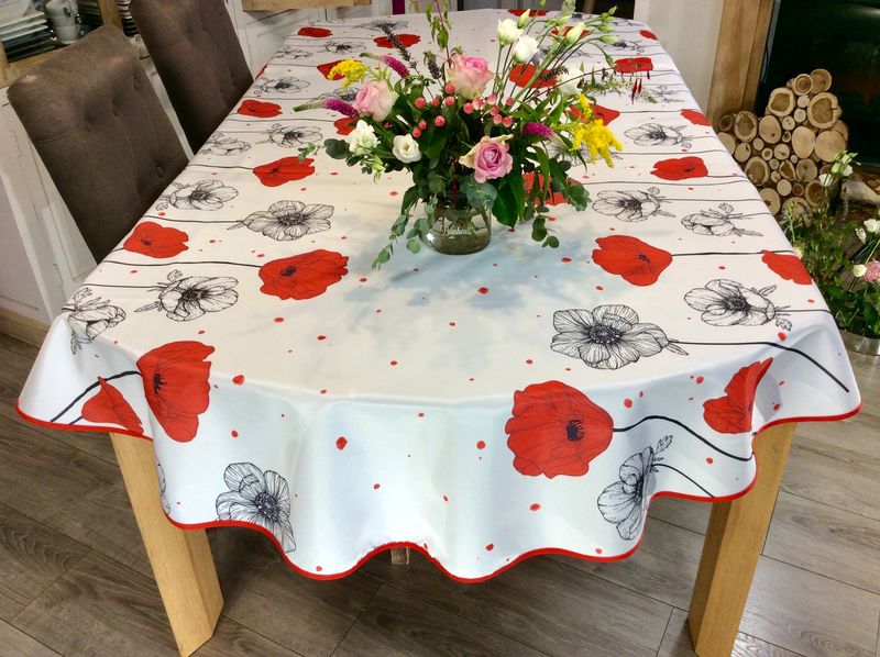 Nappe provençale Tiges de coquelicots, sur un fond blanc, ovale 150x240 cm,  100% polyester anti-taches