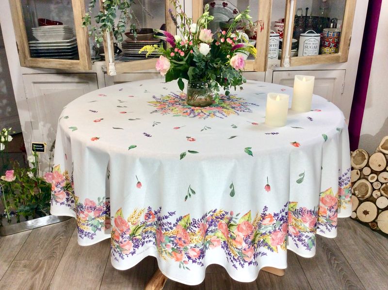 Nappe provençale Bouquets de lavande, fond écru, rect-ovale 160x250 cm,  100% coton ou 100% coton enduit