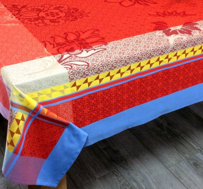 Nappe Ribeauvillé, rouge, carrée 160x160 cm,  100% coton Jacquard traité Téflon, déperlant et anti-taches