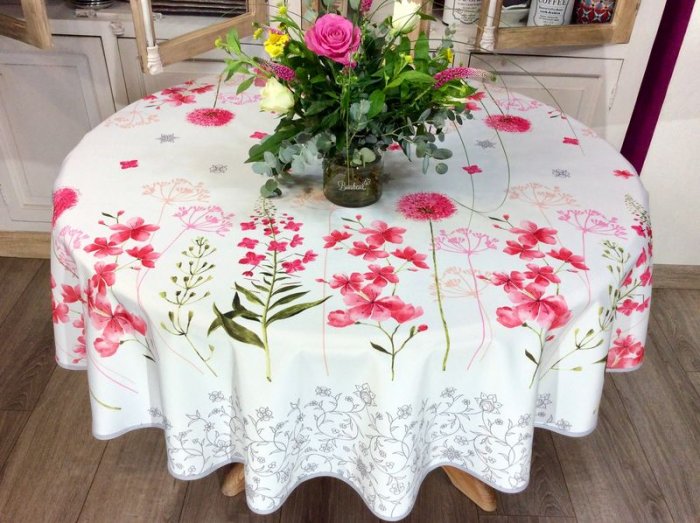 Nappe Fleurs d'ail, rose ou bleu, sur fond blanc, ronde Ø160 cm, 100% polyester anti-taches