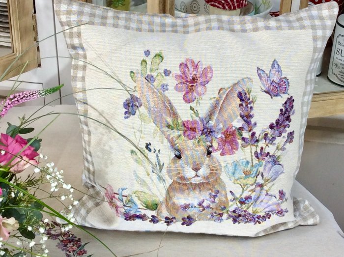 Housse de coussin, Lapins dans la lavande, vichy couleur lin, carrée ou rectangulaire, polycoton jacquard