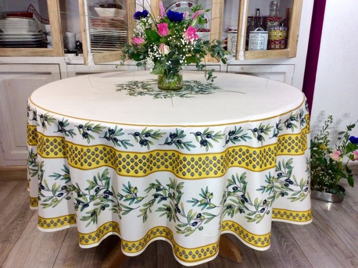 Nappe provençale Garance, bouquets dolives, jaune ou bleu sur fond écru, ronde, 100% coton enduit anti-taches