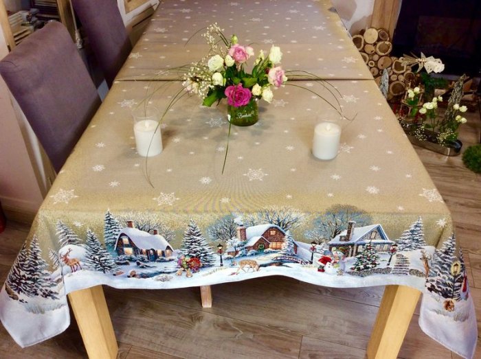 Nappe Chalets d'hiver, enfants, bonhommes de neige, cerfs, lapins, sapins, flocons, centrée, rectangulaire, polycoton jacquard
