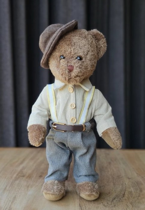 Peluche ourson, le Cubain, chapeau, brun foncé, 33 cm, polyester
