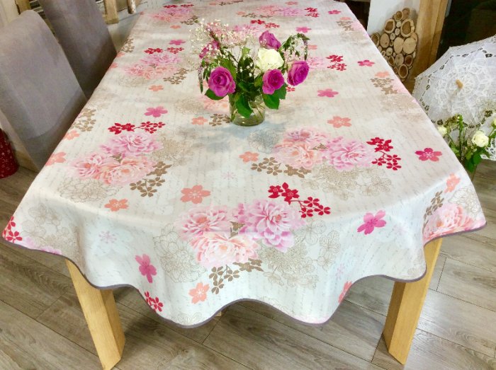 Nappe Bouquets de fleurs, roses, rouge, beige, ovale 150x240 cm, 100% polyester anti-taches