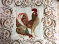 Nappe Coqs et poules, Chanteclair double bordure, écru-vert, carrée, polycoton Jacquard réversible