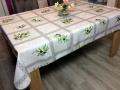 Nappe provençale Olivade, carreaux sur fond blanc, rectangulaire 150x240, 100% polyester anti-taches
