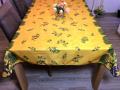 Nappe provençale, Oliviers et lavande, fond jaune ou bleu, rectangulaire 100% polyester anti-taches
