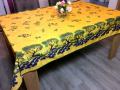 Nappe provençale, Oliviers et lavande, fond jaune ou bleu, rectangulaire 100% polyester anti-taches
