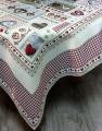 Nappe Patchwork bordurée Vichy rouge, coeurs et carreaux, centrée sur fond beige, carrée 140x140cm, polycoton jacquard