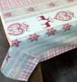 Nappe Chamberry, rennes, coeurs, edelweiss, flocons, rouge, blanc, beige, fond &eacute;cru, rectangulaire,100% coton 