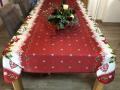 Nappe Noël, fleurs de noël rouges et coeurs, centre gris ou rouge, rectangulaire 150x300 cm, 100% polyester anti-taches 