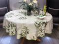 Nappe provençale Olives, sur un fond écru ou jaune, ronde, 100% polyester anti-taches