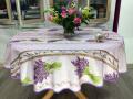 Nappe provençale Lavandou, bouquets de lavande, écru ou parme, ronde Ø160 cm , 100% polyester anti-taches