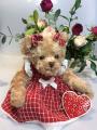 Peluche oursonne, noeud dentelle, robe carreaux, rouge, polyester, 35 cm