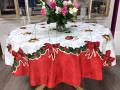 Nappe Boules de Noël, cloches et guirlande, blanc-rouge, ronde Ø 160 cm, 100% polyester anti-taches