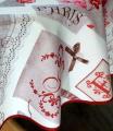Nappe Paris patchwork, fleurs, coeurs, abécédaire, rouge, gris, blanc, ronde Ø160 cm, 100% polyester anti-taches