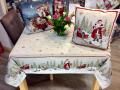 Housse de coussin, Père Noël et son traineau rouge, oiseaux, sapins, cadeaux, carrée 45x45 cm, polycoton jacquard