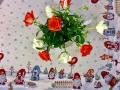 Nappe de Noël, Lutin au ballon rouge-coeur, animaux, neige, sapins, flocons, centrée, carrée 165x165 cm, polycoton jacquard