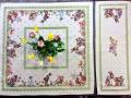 Chemin de table de Pâques fleuri, famille lapins, frise vert anis, centré sur fond beige,  rectangulaire 40x140 cm, polycoton jacquard