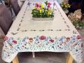 Nappe Hirondelles, coquelicots, fleurs champêtres, fond beige, centrée, rectangulaire 140x240 cm, polycoton Jacquard