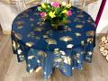 Nappe Feuilles de Ginkgo métalisées or, blanc, vert ou bleu marine, ronde Ø180 cm, 100% polyester anti-taches