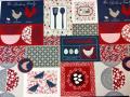 Nappe Poules et poussins, patchwork, carreaux, ufs, vert ou rouge, ronde Ø160 cm, 100% polyester anti-taches