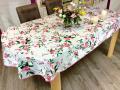 Nappe Fleurs roses, feuilles vertes, sur fond blanc, ovale  150x240 cm, 100% polyester anti-taches