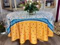 Nappe Indienne fleurie, double bordure, safran, bleu turquoise, ronde Ø 180 cm, 100% polyester anti-taches