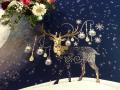 Nappe de Noël New Renna, boules argentées et dorées, rennes dorés, bleu ou rouge, fond écrue, rectangulaire centrée 140x260 cm, polycoton jacquard lurex, réversible 