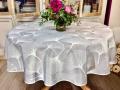 Nappe Feuilles géantes de Ginkgo, fond beige, gris ou bleu, ronde Ø160 cm, 100% polyester anti-taches