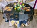 Nappe Patchwork, Dora, feuilles,orangées, sur fond gris et noir, ronde Ø160 cm, 100% polyester anti-taches