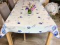 Nappe Ginkgo bleu-indigo, feuilles, fond blanc, rectangulaire 150x240 cm, 100% polyester anti-taches