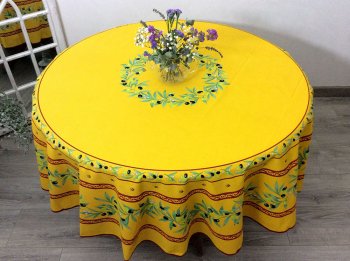 Nappe provençale Ramatuelle centrée, bouquets et couronne d’olives, jaune, écru, ou vert, ronde Ø 180 cm, 100% coton ou coton enduit anti-taches