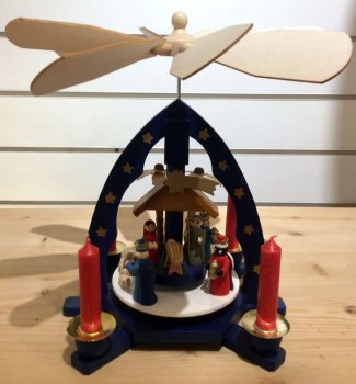 Pyramide Crèche étoiles dorées, bois bleu, 25x21x16 cm