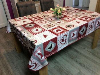 Nappe Patch cocotte, poules, coeur, vichy rouge-blanc, rectangulaire 150x200 cm, 100% polyester anti-taches