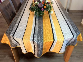 Nappe Contemporaine Variations de losanges, jaune ou bleu, ovale linéaire, 150x240 cm, 100% polyester anti-taches
