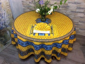 Nappe provençale Tradition, Bouquets de fleurs, jaune ou orange ou bleu-blanc, centrée ou linéaire à effet marbré, ronde, 100% coton