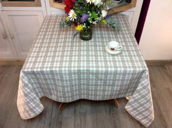 Nappe Cervin beige ou bleu, carreaux et coeurs, carrée 160x160 cm, 100% coton tissé