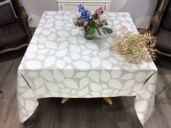 Nappe Sindoa, feuilles allover, fond beige, carrée 200x200 cm, polycoton Jacquard