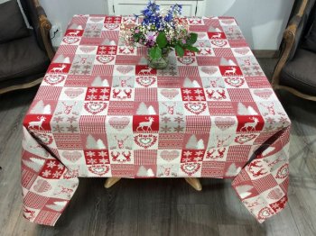 Nappe Baltique, carreaux Vichy, cerfs, sapins, coeurs, flocons, galons, rouge-beige, carrée 200x200 cm, polycoton jacquard réversible