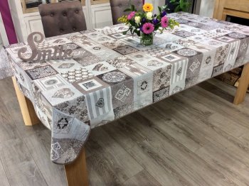 Nappe Coeur dentelle, gris-taupe, rectangulaire 100% polyester anti-taches