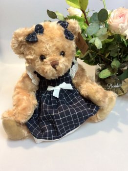 Peluche oursonne, noeud dentelle, robe carreaux, bleu marine, polyester, 35 cm