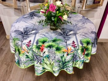 Nappe Oiseaux du Paradis, palmiers, feuilles et fleurs multicolores, sur fond blanc, ronde Ø 160 cm, 100% polyester anti-taches